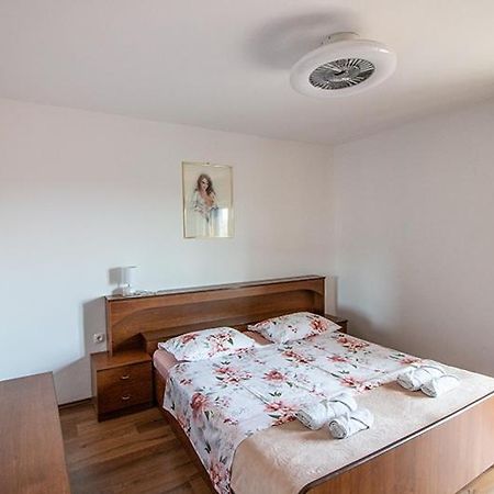 Apartment Zvjezdana Omiš Zewnętrze zdjęcie
